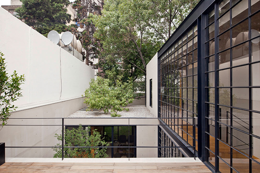 A Warm Contemporary Home for a Music Producer and Artist in Mexico City by CCA Centro de Colaboración Arquitectónica (5)