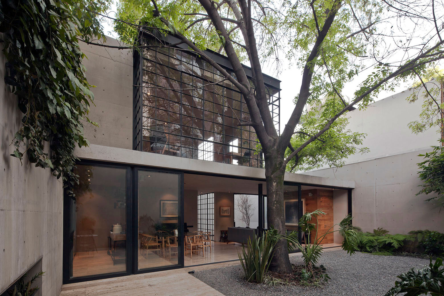 A Warm Contemporary Home for a Music Producer and Artist in Mexico City by CCA Centro de Colaboración Arquitectónica (6)