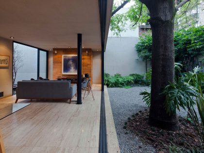 A Warm Contemporary Home for a Music Producer and Artist in Mexico City by CCA Centro de Colaboración Arquitectónica (9)