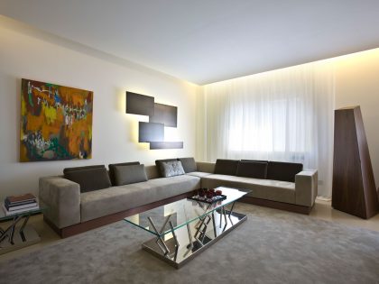 A Warm and Elegant Apartment Brimming with Character and Art in Milan, Italy by Bartoli Design (3)