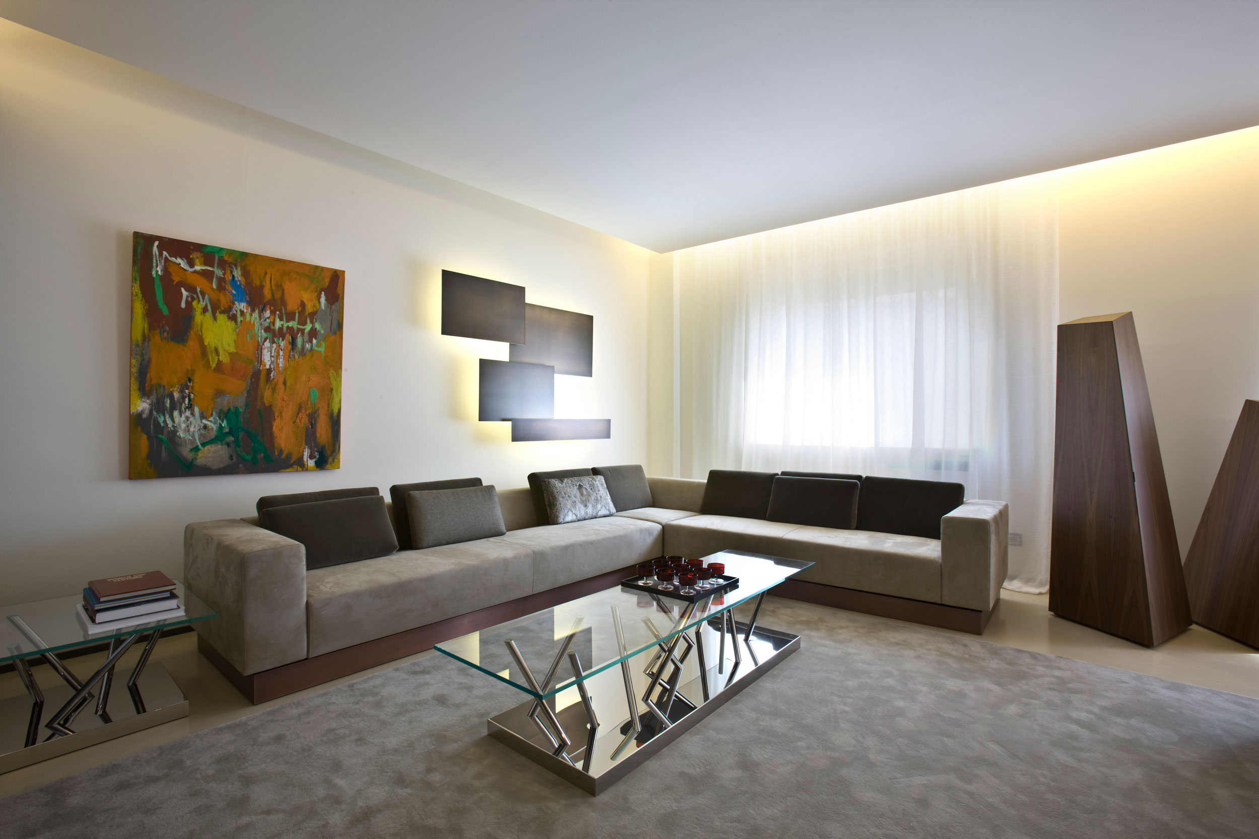 A Warm and Elegant Apartment Brimming with Character and Art in Milan, Italy by Bartoli Design (3)