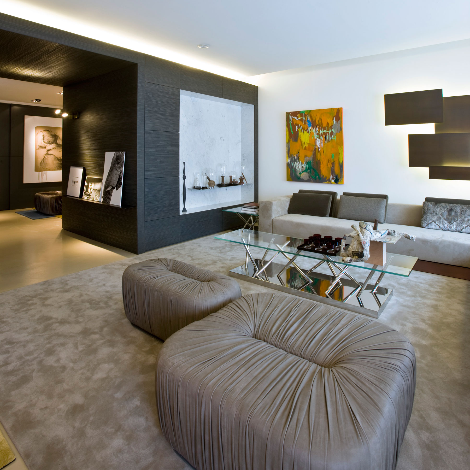 A Warm and Elegant Apartment Brimming with Character and Art in Milan, Italy by Bartoli Design (4)