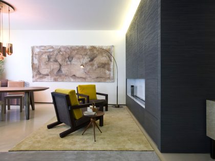 A Warm and Elegant Apartment Brimming with Character and Art in Milan, Italy by Bartoli Design (6)