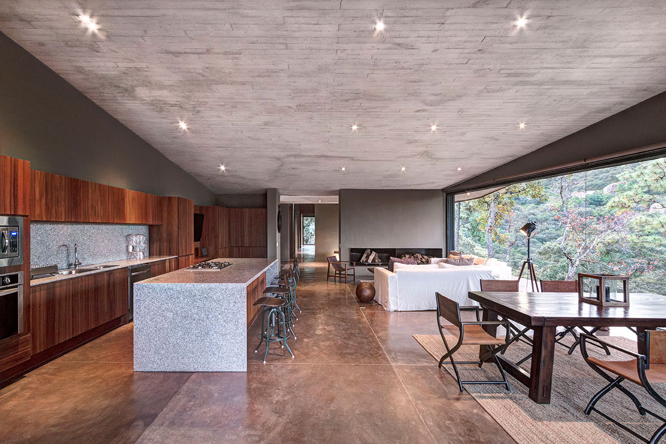 A Weekend Contemporary Home with Polished Steel on the Edge of a Mountain in Tapalpa by Elías Rizo Arquitectos (10)