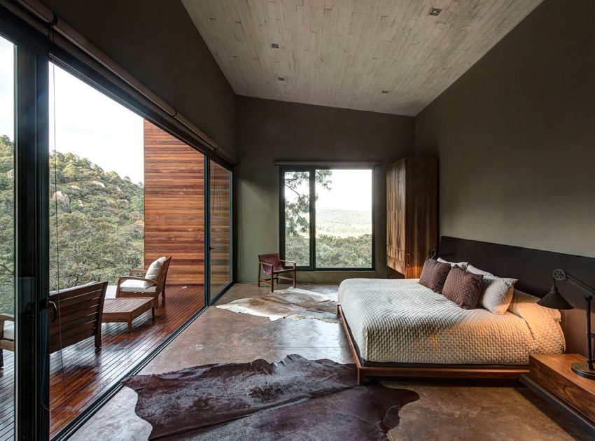 A Weekend Contemporary Home with Polished Steel on the Edge of a Mountain in Tapalpa by Elías Rizo Arquitectos (11)