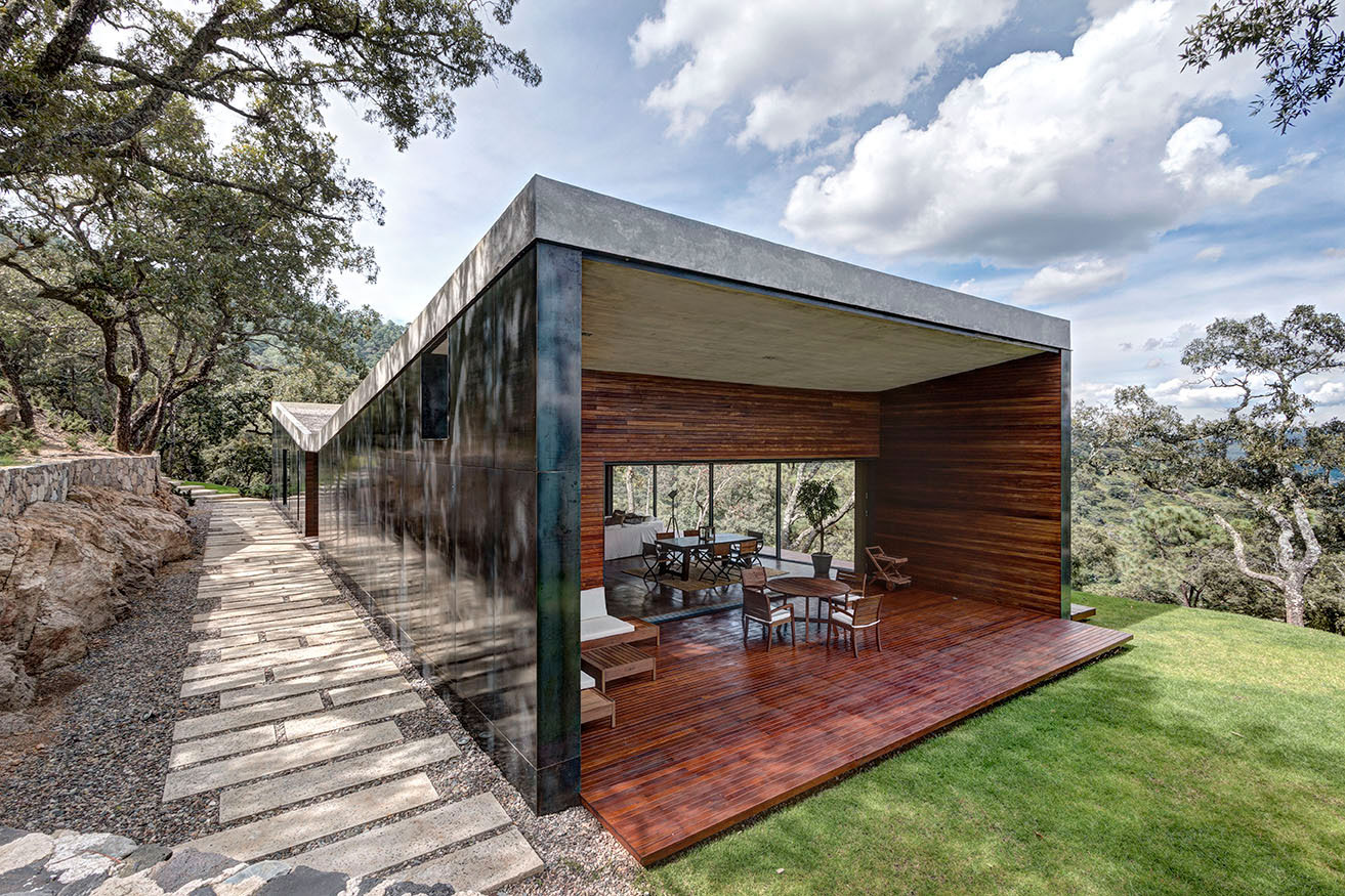 A Weekend Contemporary Home with Polished Steel on the Edge of a Mountain in Tapalpa by Elías Rizo Arquitectos (4)