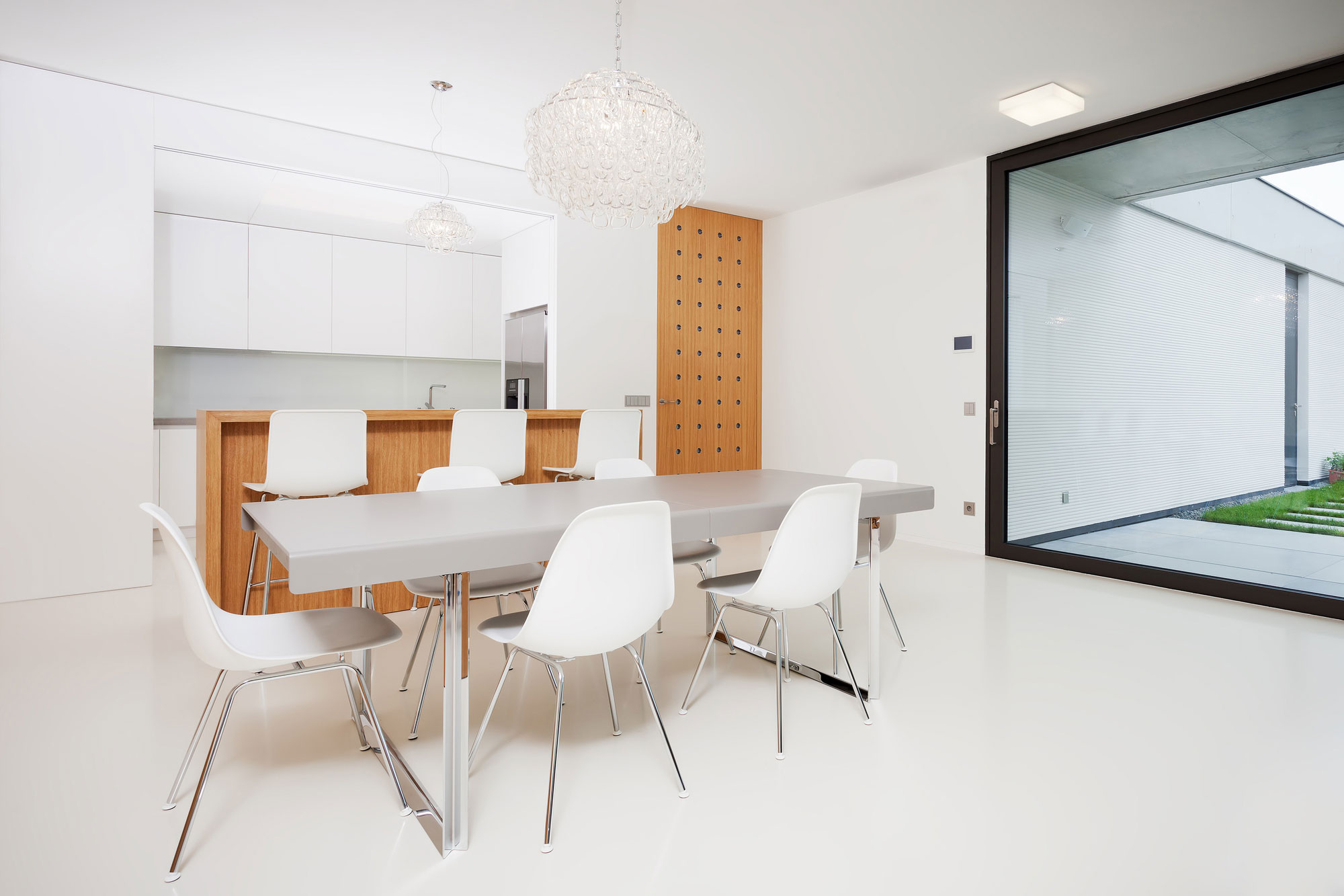 A Wide Contemporary Home with Tons of Clean and Natural Light in Slavonín, Czech Republic by JVArchitekt & KAMKAB!NET (13)