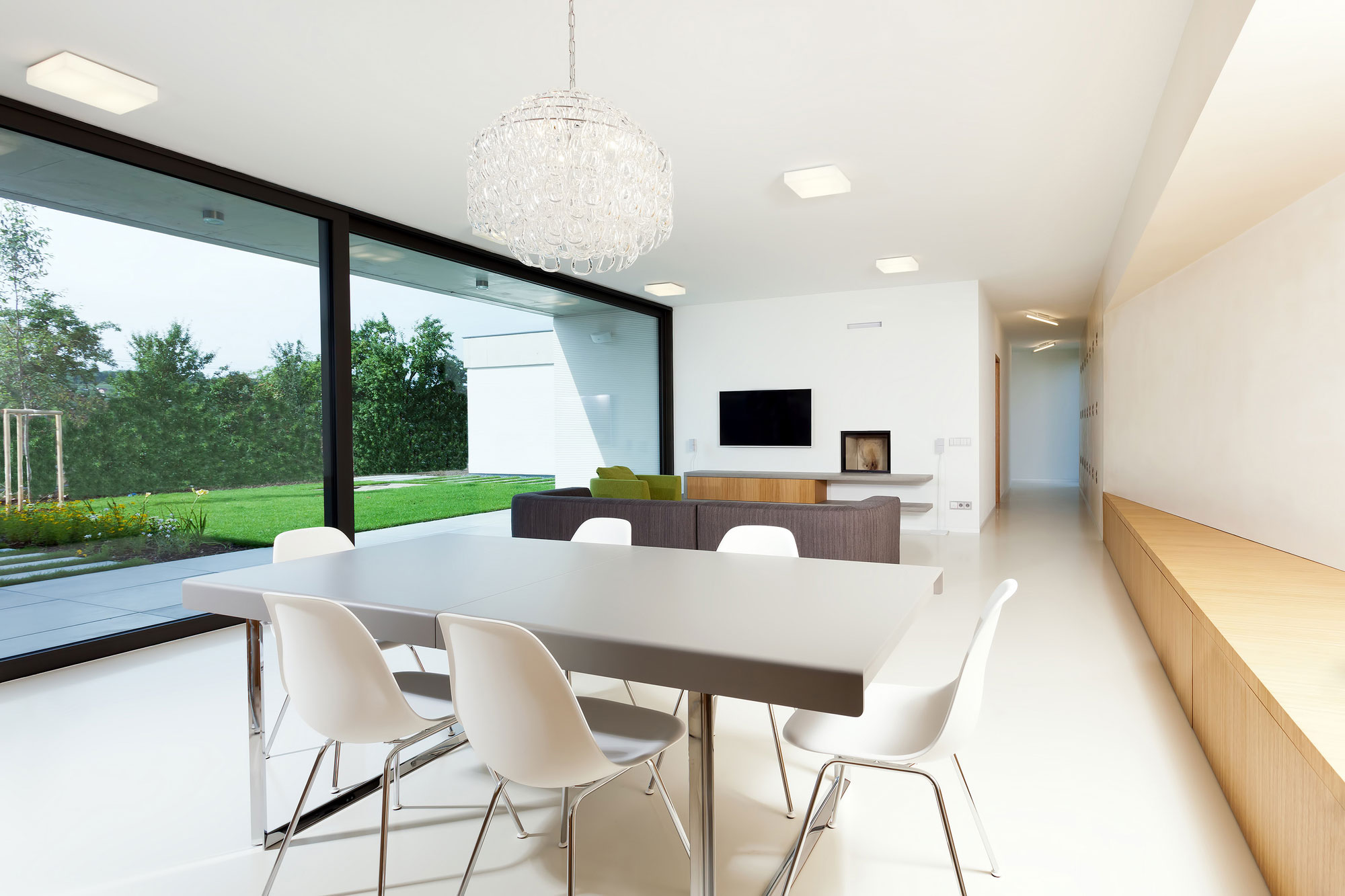 A Wide Contemporary Home with Tons of Clean and Natural Light in Slavonín, Czech Republic by JVArchitekt & KAMKAB!NET (15)