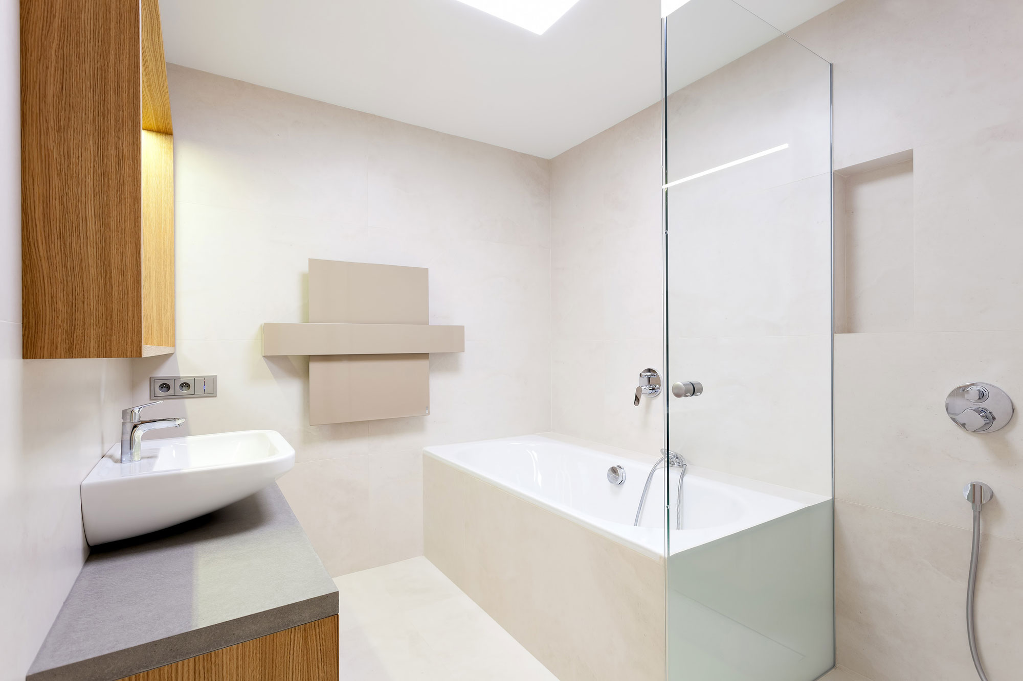 A Wide Contemporary Home with Tons of Clean and Natural Light in Slavonín, Czech Republic by JVArchitekt & KAMKAB!NET (16)