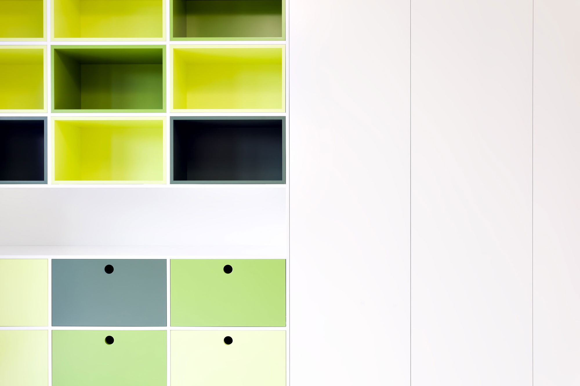 A Wide Contemporary Home with Tons of Clean and Natural Light in Slavonín, Czech Republic by JVArchitekt & KAMKAB!NET (20)