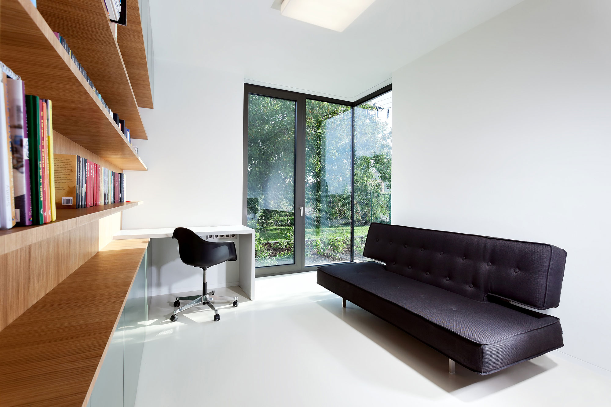 A Wide Contemporary Home with Tons of Clean and Natural Light in Slavonín, Czech Republic by JVArchitekt & KAMKAB!NET (21)