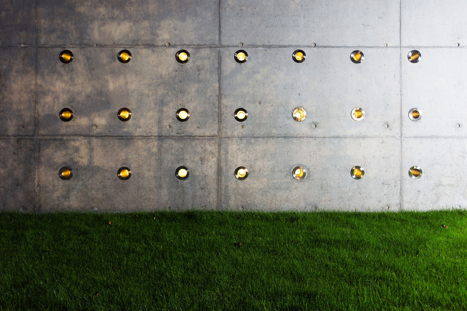 A Wide Contemporary Home with Tons of Clean and Natural Light in Slavonín, Czech Republic by JVArchitekt & KAMKAB!NET (22)