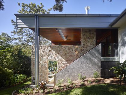 A Stunning Contemporary Home in the Beautiful Forests of Kenmore Hills by Shaun Lockyer Architects (6)