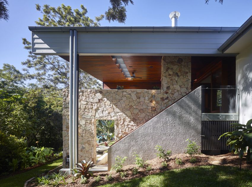 A Stunning Contemporary Home in the Beautiful Forests of Kenmore Hills by Shaun Lockyer Architects (6)