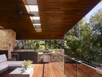 A Stunning Contemporary Home in the Beautiful Forests of Kenmore Hills by Shaun Lockyer Architects (9)