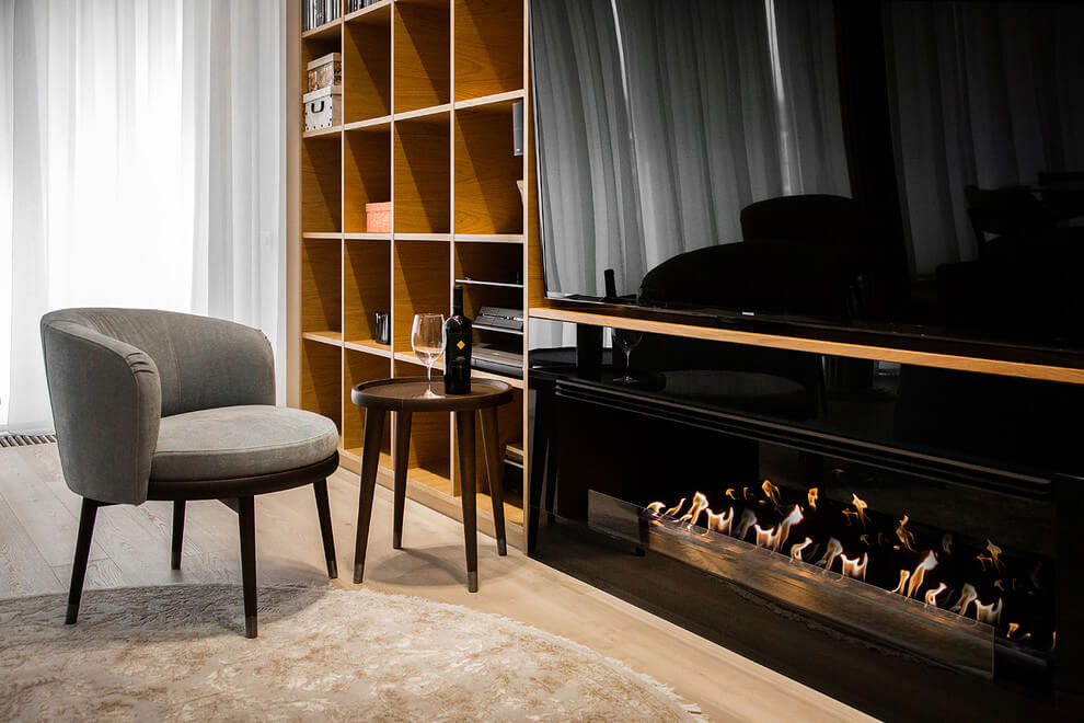 A Woodsy and Sleek Contemporary Apartment in Pestovo by Architectural Bureau Sretenka (4)