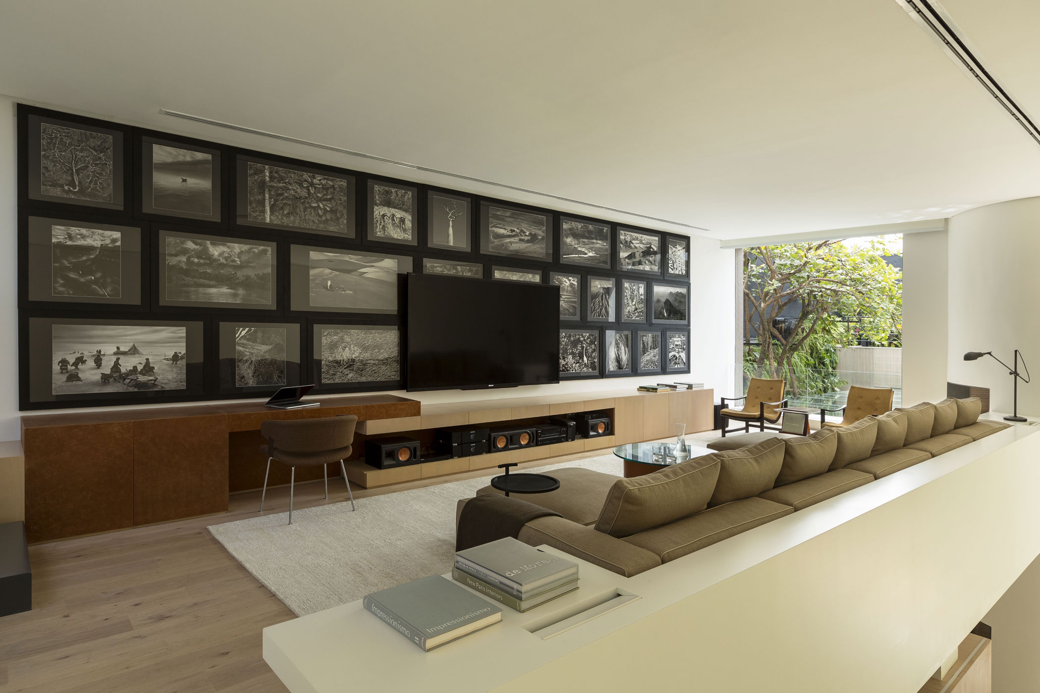 An 80s Home Turned into a Luminous and Functional House in São Paulo by Studio Arthur Casas (6)