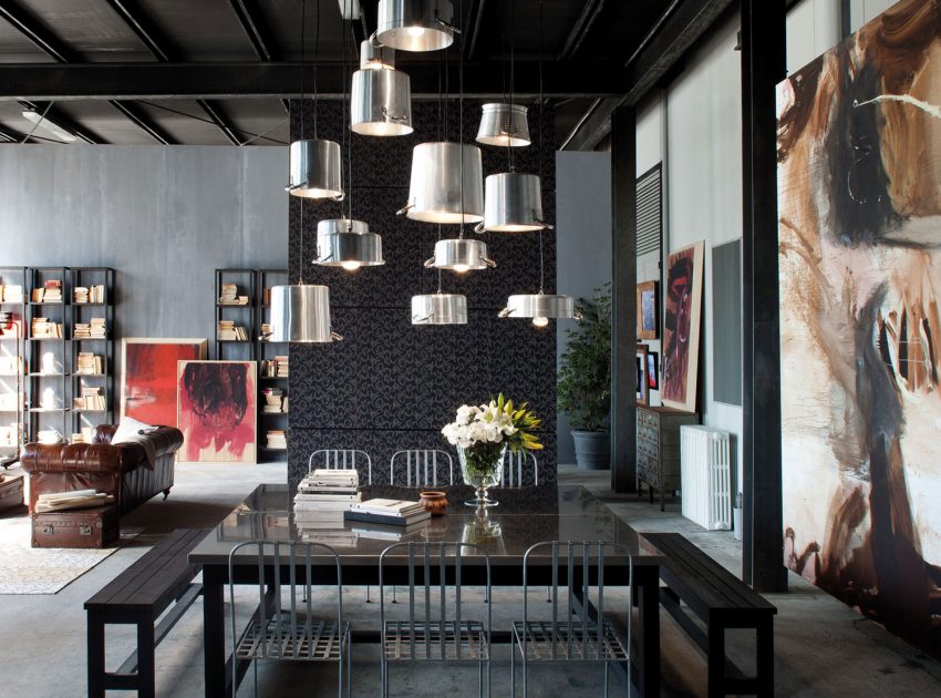 An Eclectic and Stylish Apartment Wrapped on Dark and Dramatic Color in Milan by Silvio Stefani (1)