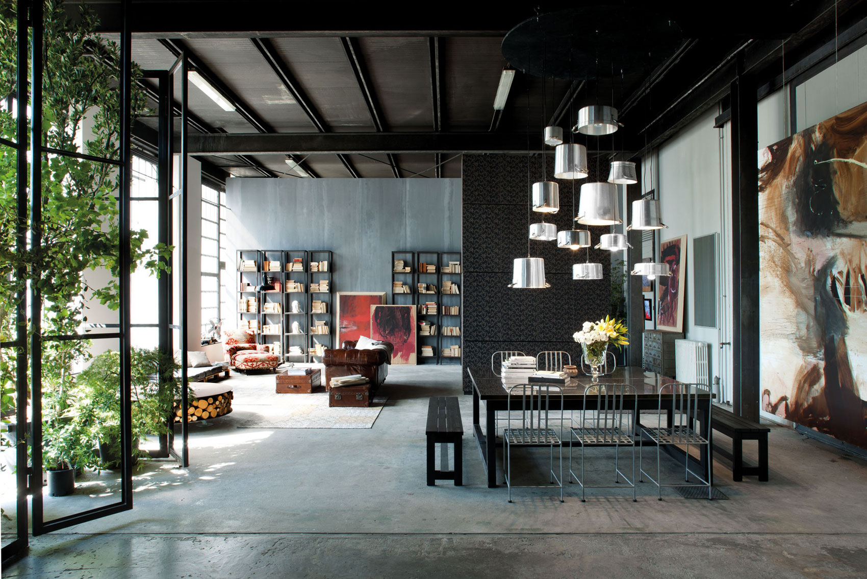 An Eclectic and Stylish Apartment Wrapped on Dark and Dramatic Color in Milan by Silvio Stefani (2)
