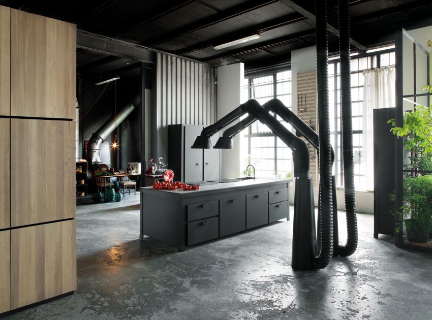An Eclectic and Stylish Apartment Wrapped on Dark and Dramatic Color in Milan by Silvio Stefani (9)