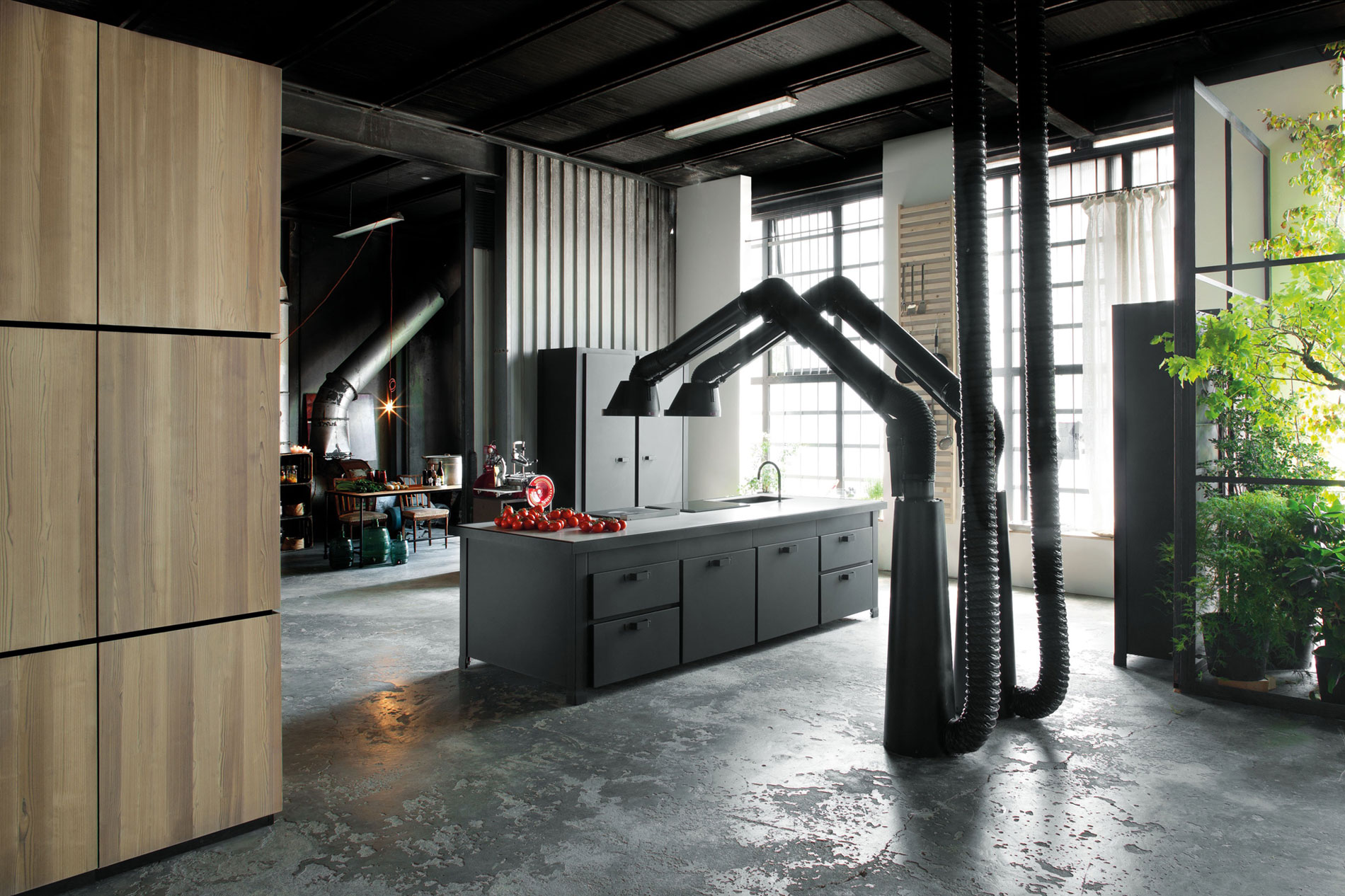 An Eclectic and Stylish Apartment Wrapped on Dark and Dramatic Color in Milan by Silvio Stefani (9)