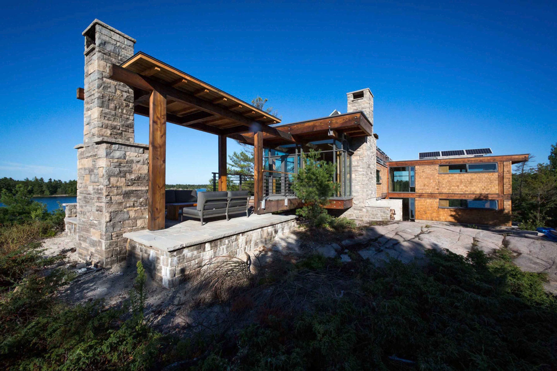 An Eco-Friendly Contemporary Cottage with a Welcoming Atmosphere on Monument Channel by CORE Architects (3)