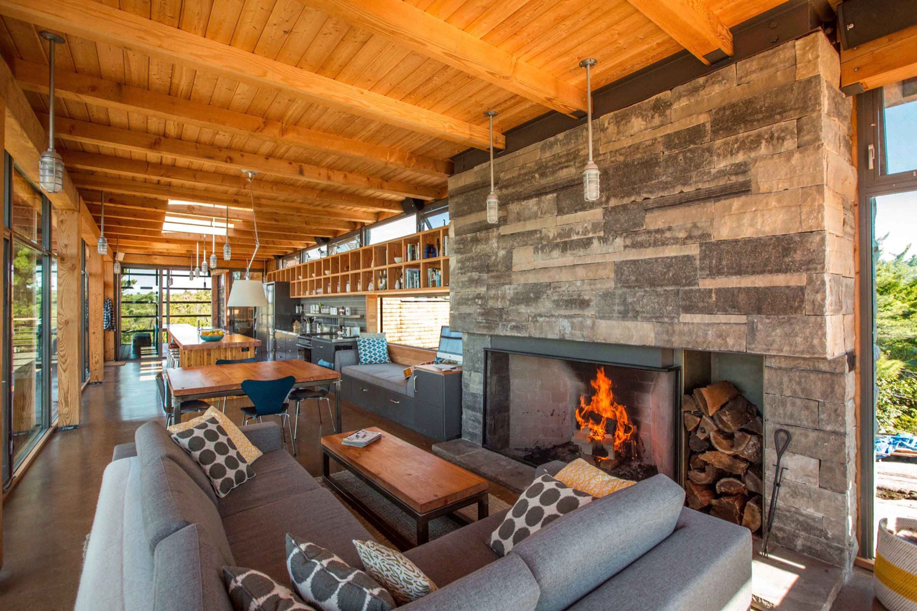 An Eco-Friendly Contemporary Cottage with a Welcoming Atmosphere on Monument Channel by CORE Architects (6)