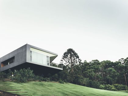 An Eco-Friendly Contemporary Home on the Sunshine Coast, Queensland by Teeland Architects (2)