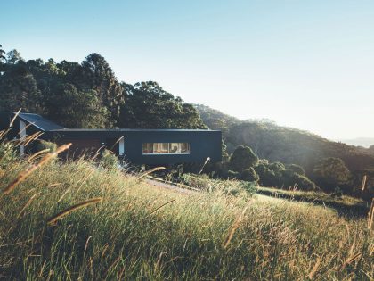 An Eco-Friendly Contemporary Home on the Sunshine Coast, Queensland by Teeland Architects (3)