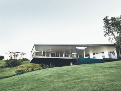 An Eco-Friendly Contemporary Home on the Sunshine Coast, Queensland by Teeland Architects (6)