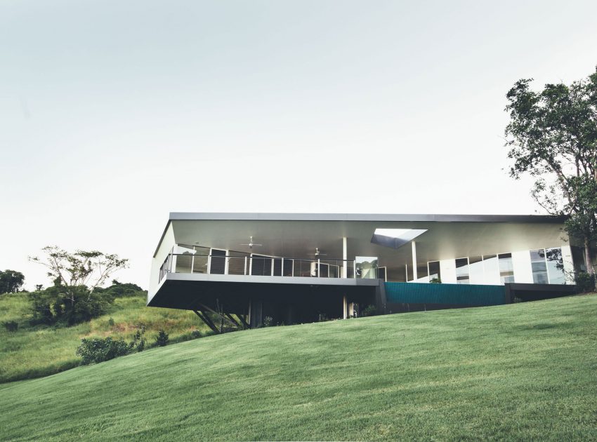 An Eco-Friendly Contemporary Home on the Sunshine Coast, Queensland by Teeland Architects (6)