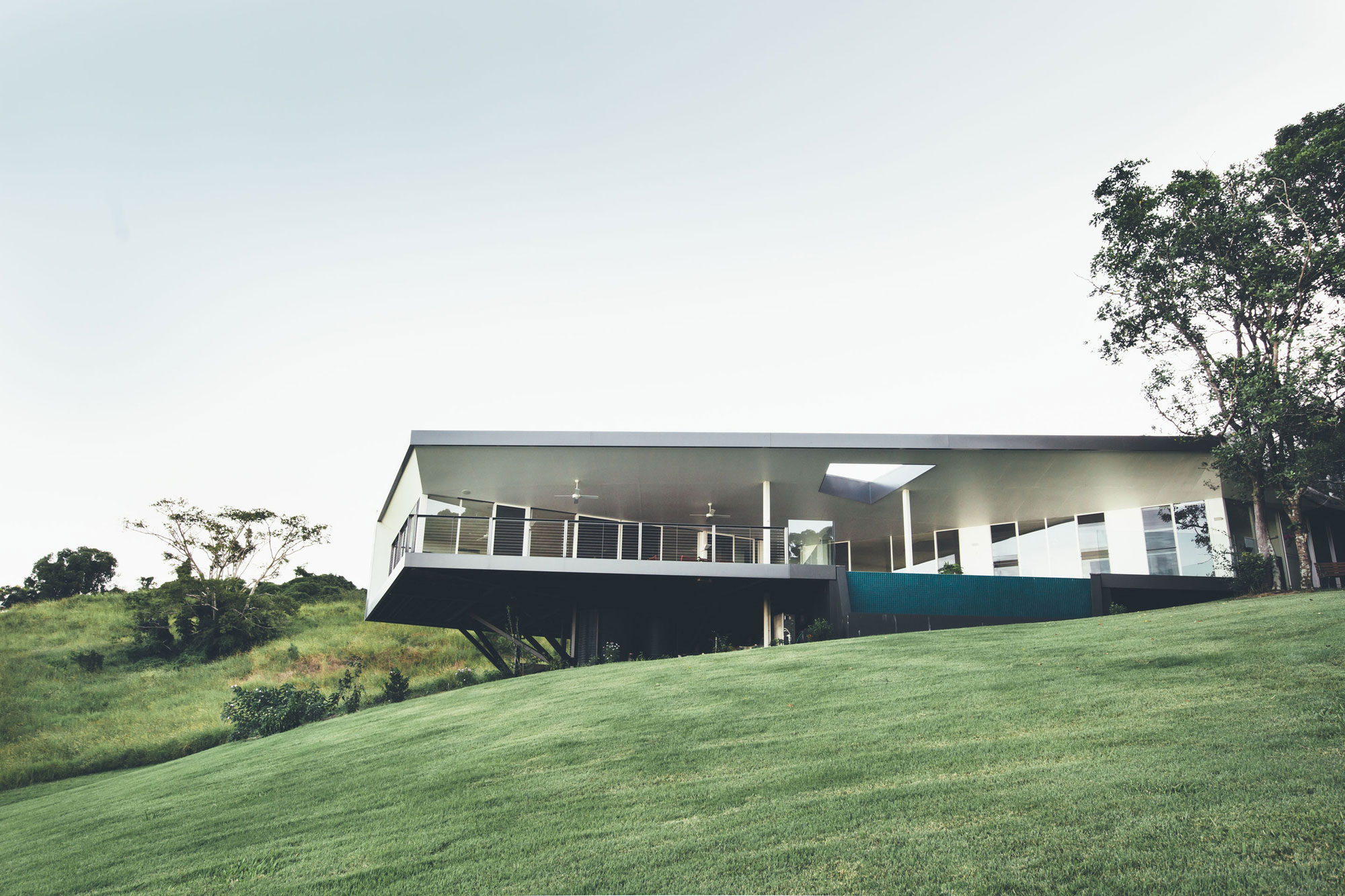An Eco-Friendly Contemporary Home on the Sunshine Coast, Queensland by Teeland Architects (6)
