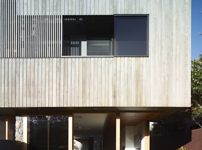 An Elegant Contemporary Beach House with Stunning Interior and Exterior in Newstead by Shaun Lockyer Architects (1)