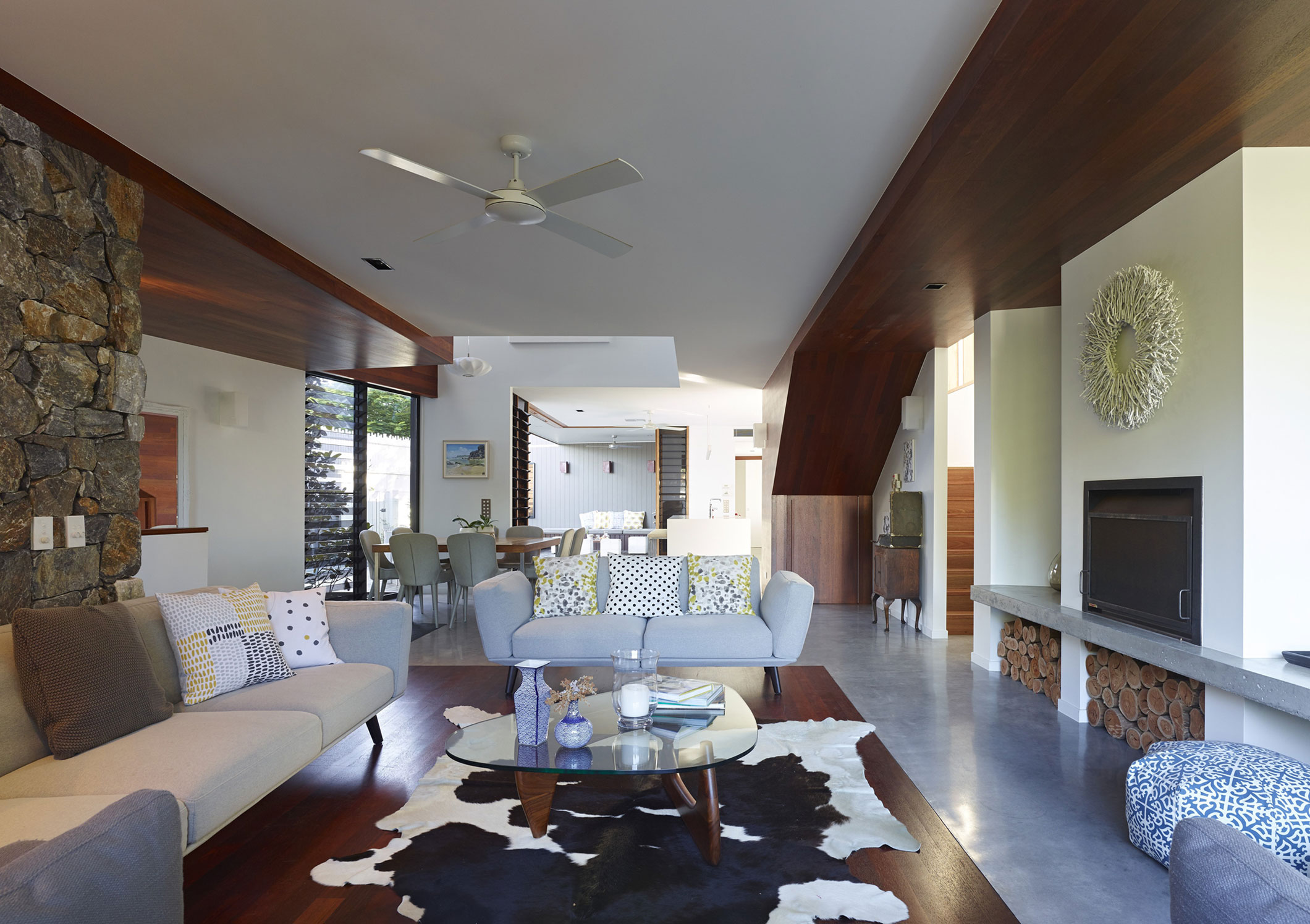 An Elegant Contemporary Beach House with Stunning Interior and Exterior in Newstead by Shaun Lockyer Architects (10)