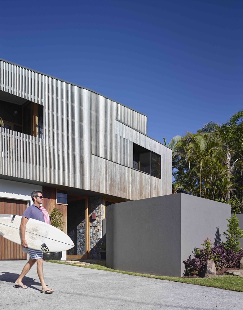An Elegant Contemporary Beach House with Stunning Interior and Exterior in Newstead by Shaun Lockyer Architects (5)