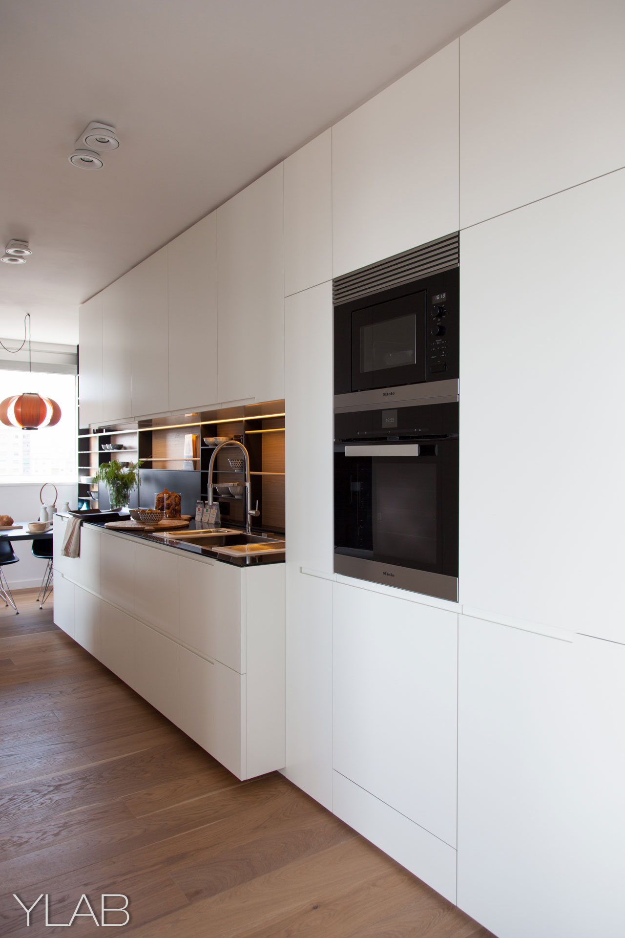 An Elegant Contemporary Home in the Suburbs of Barcelona by YLAB Arquitectos (10)