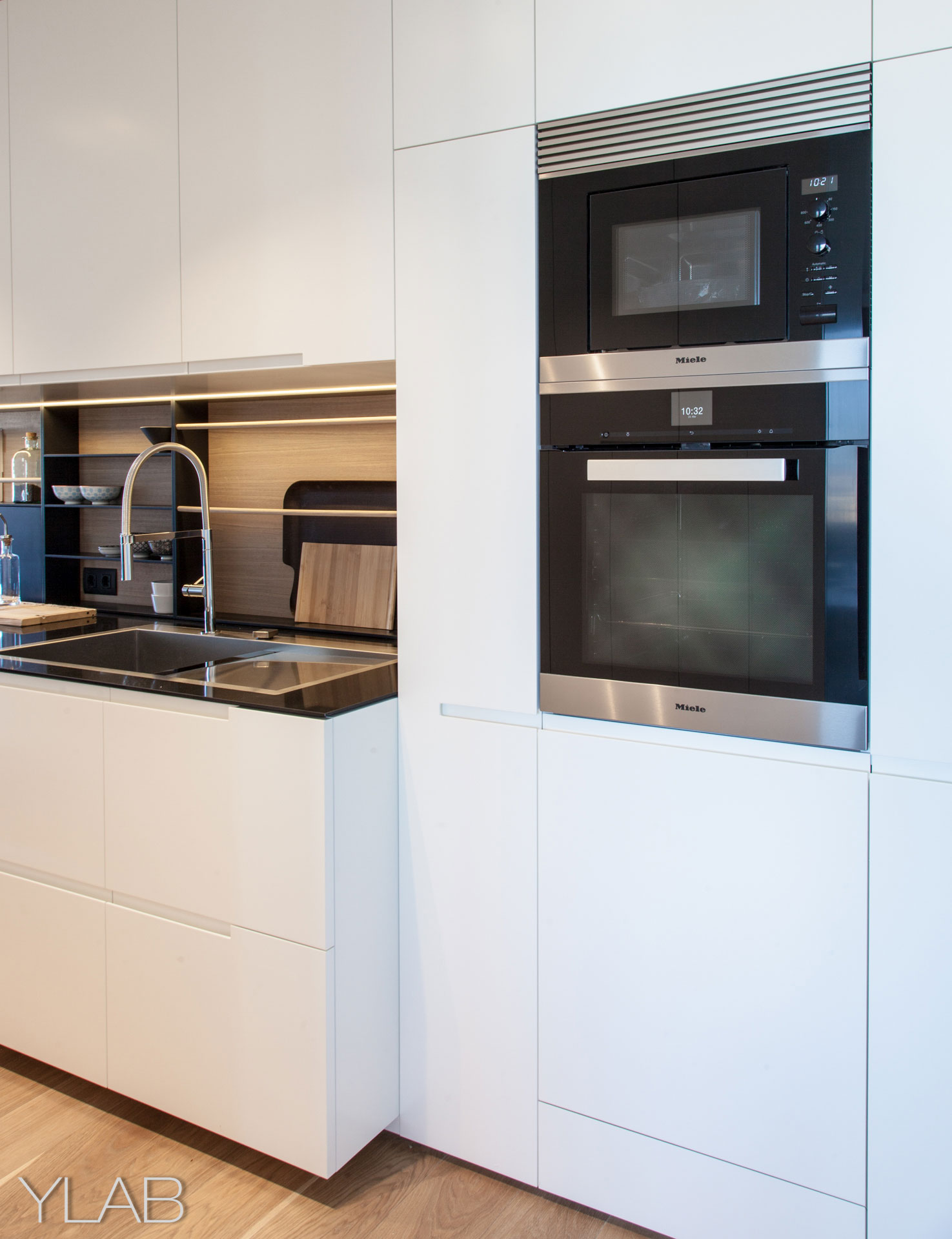 An Elegant Contemporary Home in the Suburbs of Barcelona by YLAB Arquitectos (11)