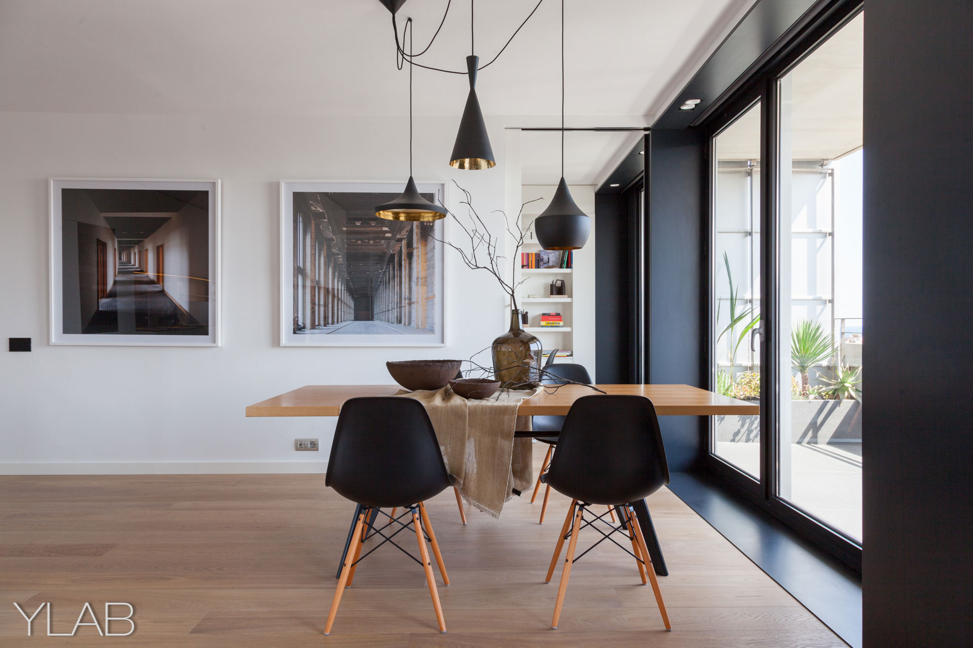 An Elegant Contemporary Home in the Suburbs of Barcelona by YLAB Arquitectos (12)