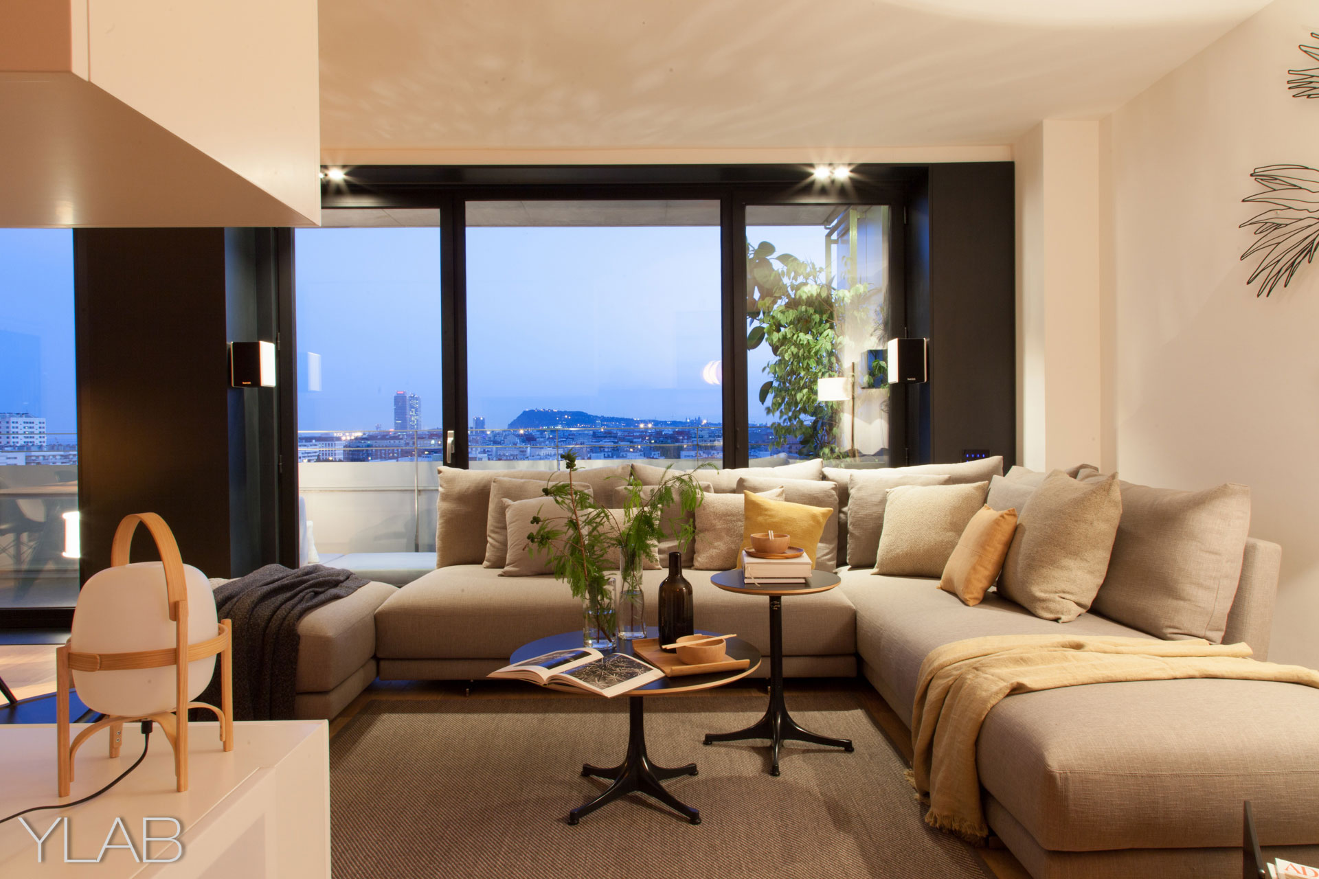 An Elegant Contemporary Home in the Suburbs of Barcelona by YLAB Arquitectos (18)