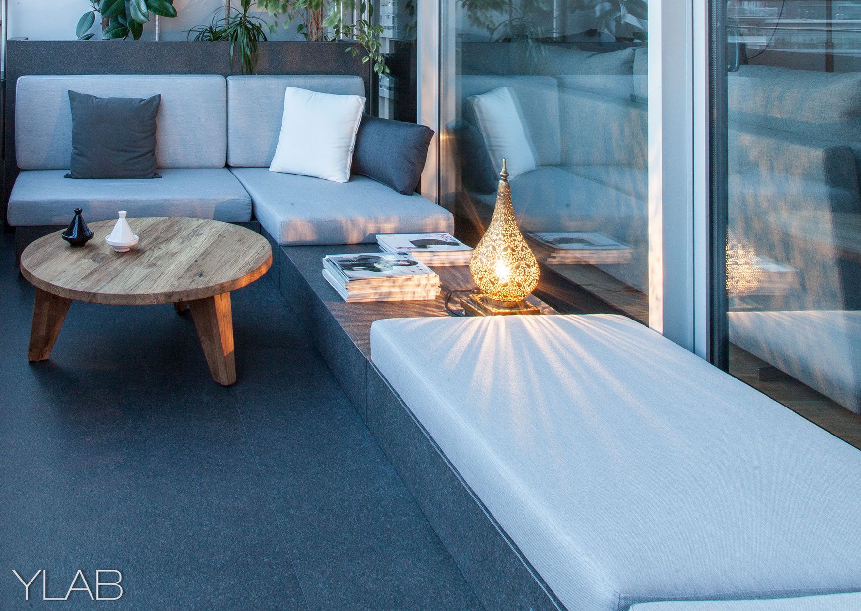 An Elegant Contemporary Home in the Suburbs of Barcelona by YLAB Arquitectos (19)