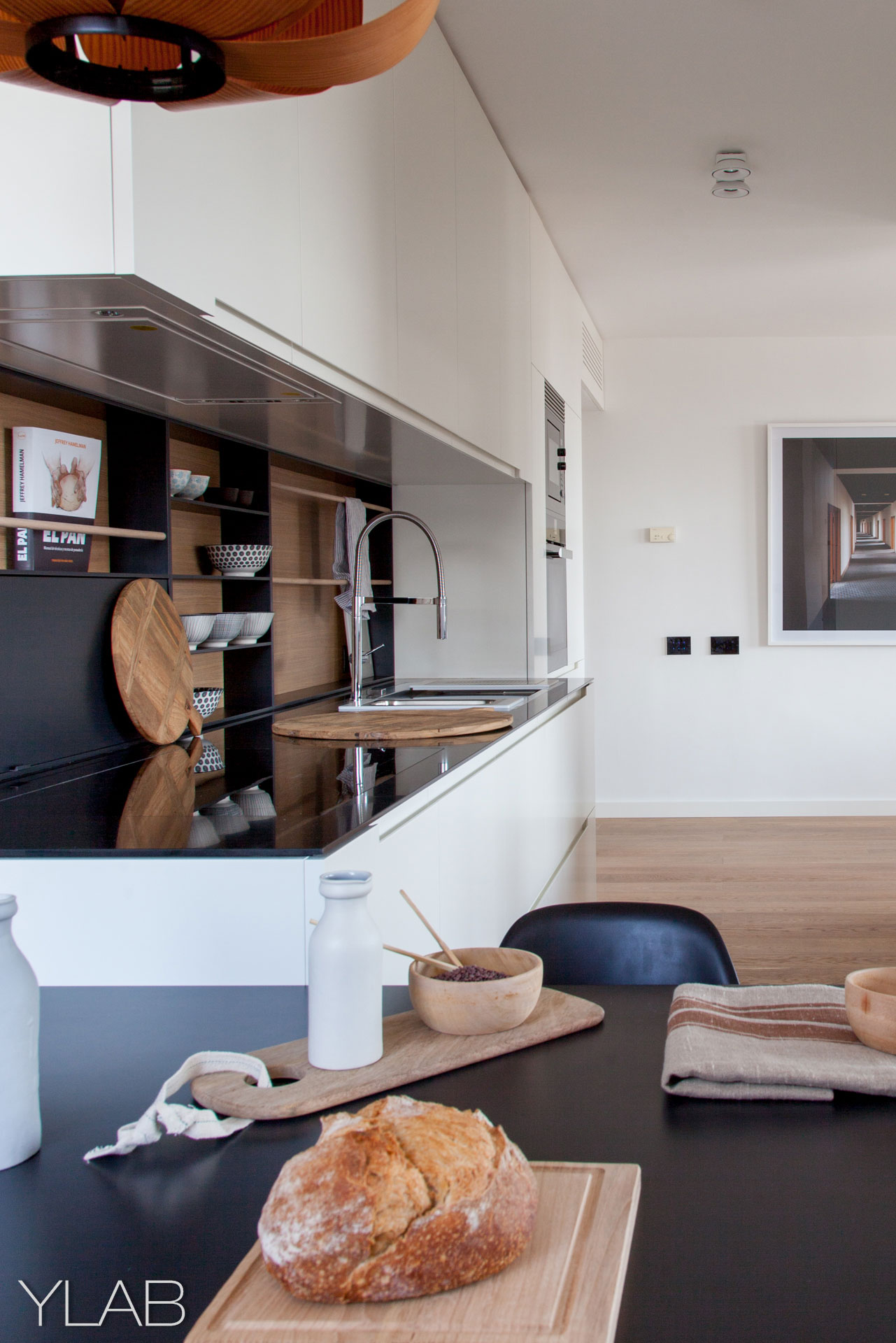 An Elegant Contemporary Home in the Suburbs of Barcelona by YLAB Arquitectos (7)