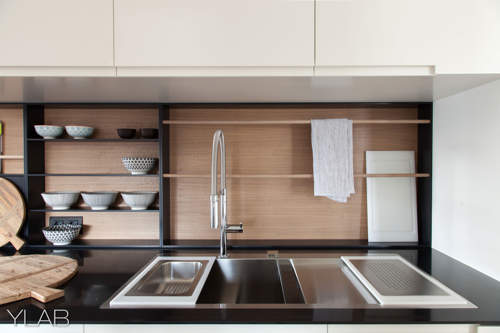 An Elegant Contemporary Home in the Suburbs of Barcelona by YLAB Arquitectos (8)