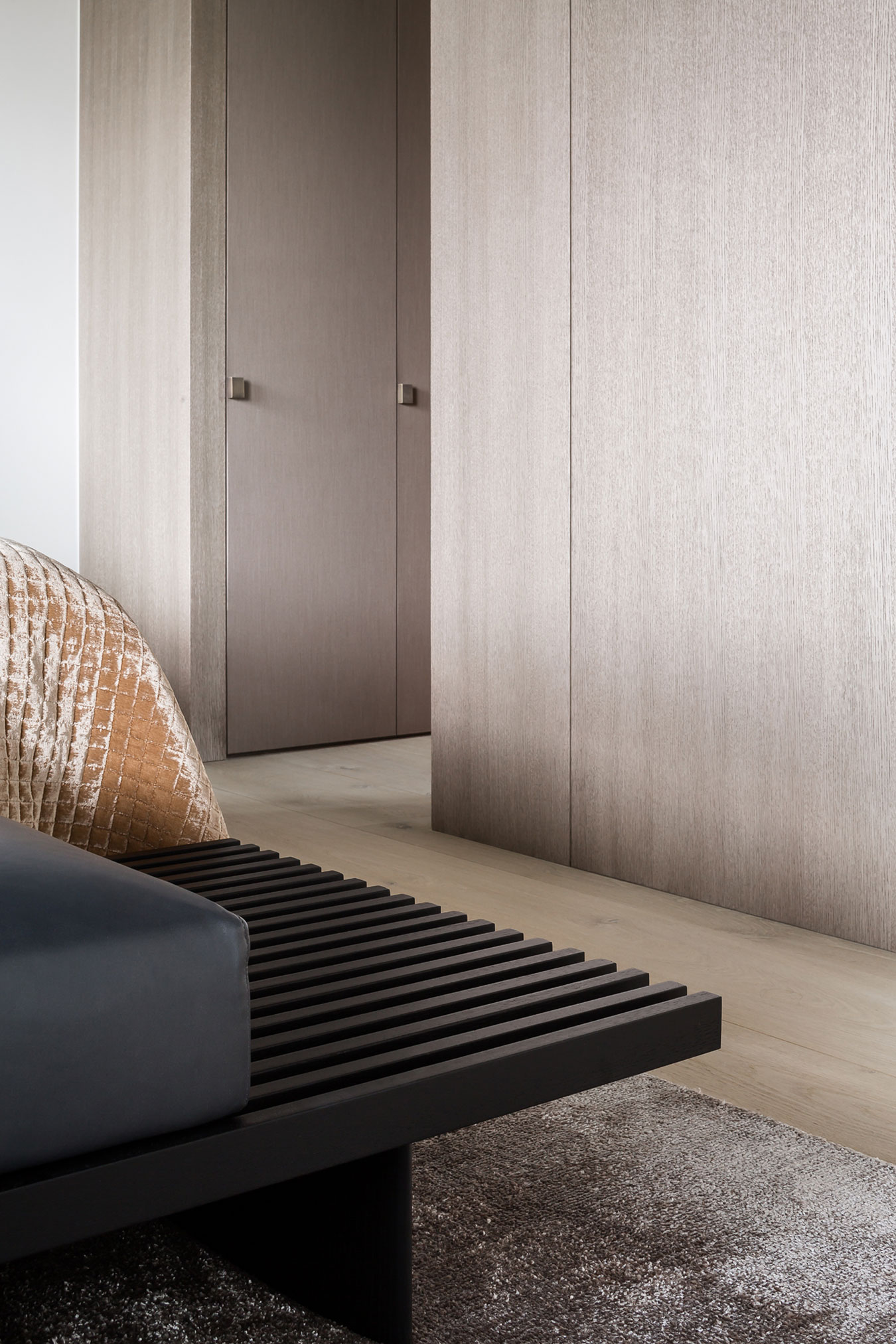 An Elegant Contemporary Home with Earthy and Masculine Interiors in Belgium by JUMA Architects (27)