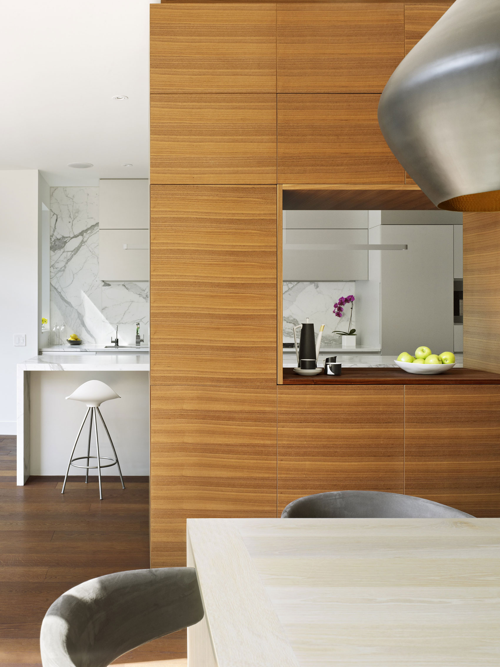 An Elegant Contemporary Home with Lots of Wood in Decor in Toronto by DUBBELDAM Architecture + Design (29)