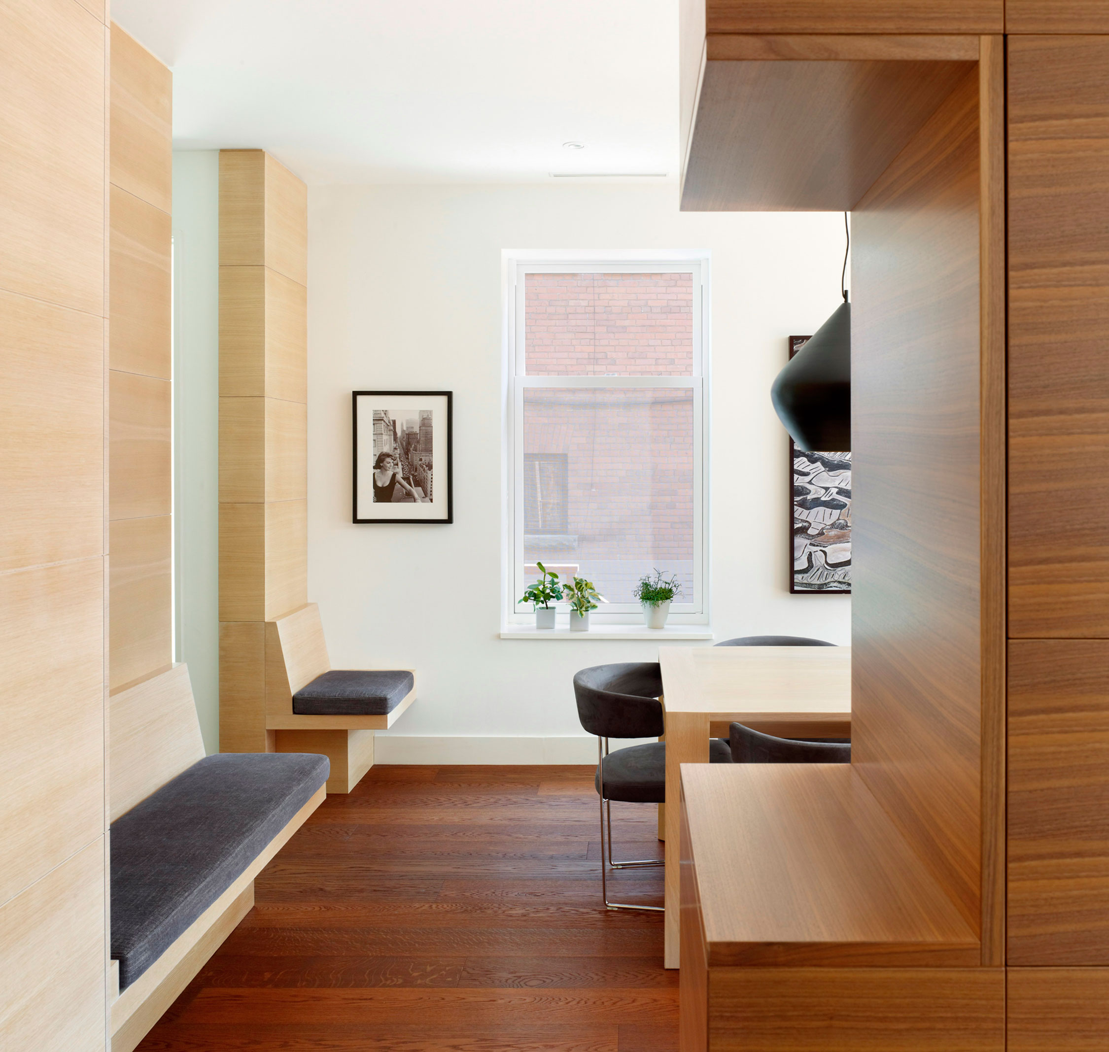 An Elegant Contemporary Home with Lots of Wood in Decor in Toronto by DUBBELDAM Architecture + Design (31)