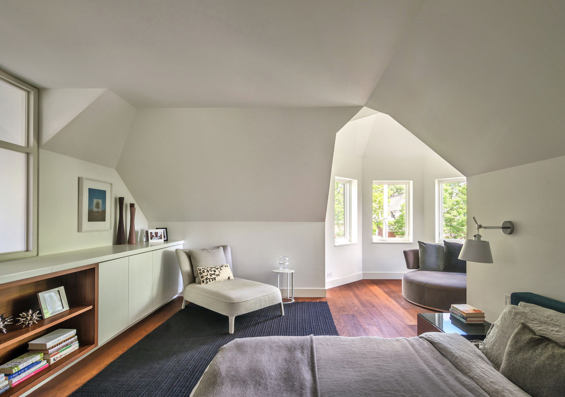 An Elegant Contemporary Home with Lots of Wood in Decor in Toronto by DUBBELDAM Architecture + Design (33)