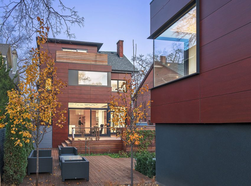 An Elegant Contemporary Home with Lots of Wood in Decor in Toronto by DUBBELDAM Architecture + Design (39)