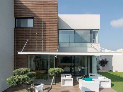 An Elegant Contemporary Home with Luxurious Interiors in Bat Hadar