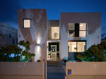 An Elegant Contemporary Home with Luxurious Interiors in Bat Hadar by BLV Design/Architecture (18)