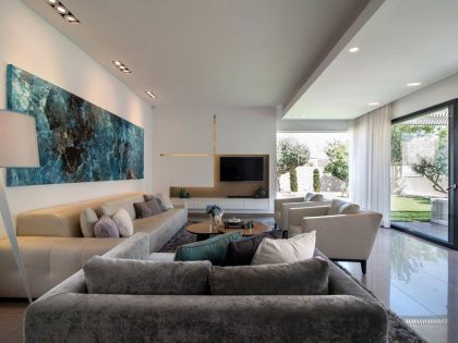 An Elegant Contemporary Home with Luxurious Interiors in Bat Hadar by BLV Design/Architecture (3)